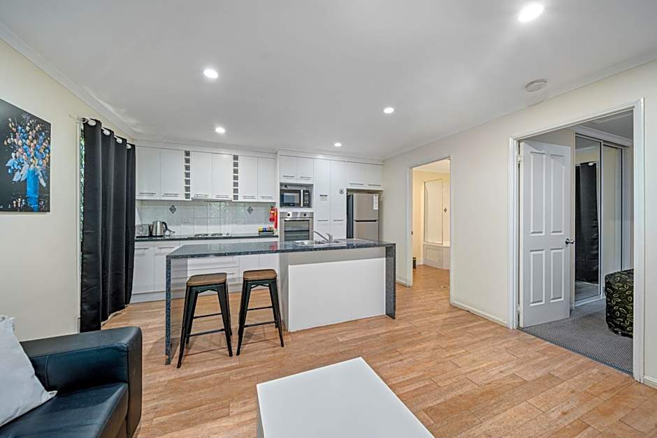 Emerald Motel Apartments