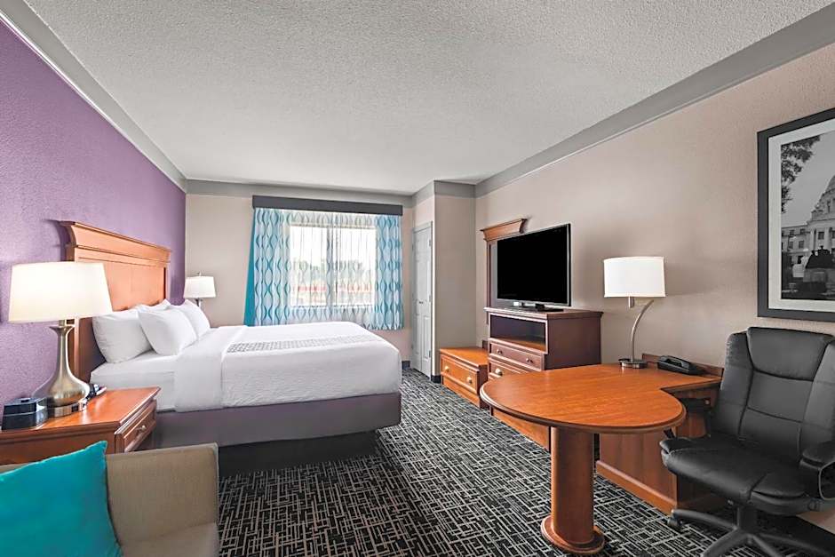 La Quinta Inn & Suites by Wyndham Jackson Airport/Pearl