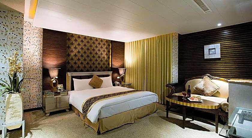 Crystal Business Motel