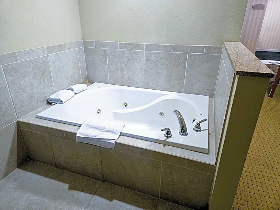 Cobblestone Inn & Suites - Bloomfield