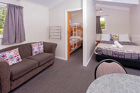 Kitchen Cabin - Sleeps 2