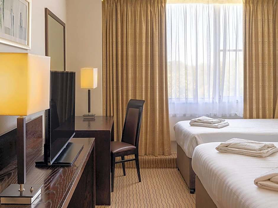 Mercure Maidstone Great Danes Hotel