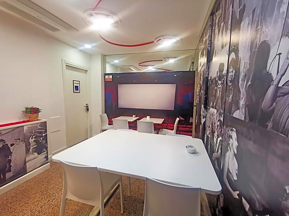Red Carpet rooms