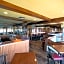 Clover Island Inn