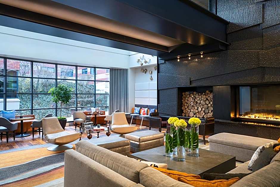 The Baronette Renaissance by Marriott Detroit-Novi Hotel