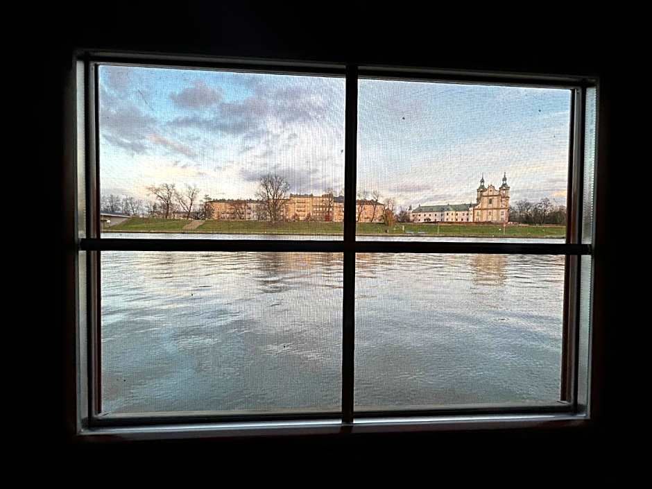 The Boat - Hostel&Chill