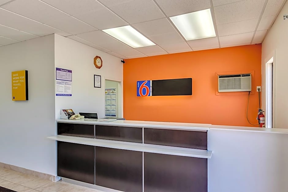 Motel 6-Albert Lea, MN