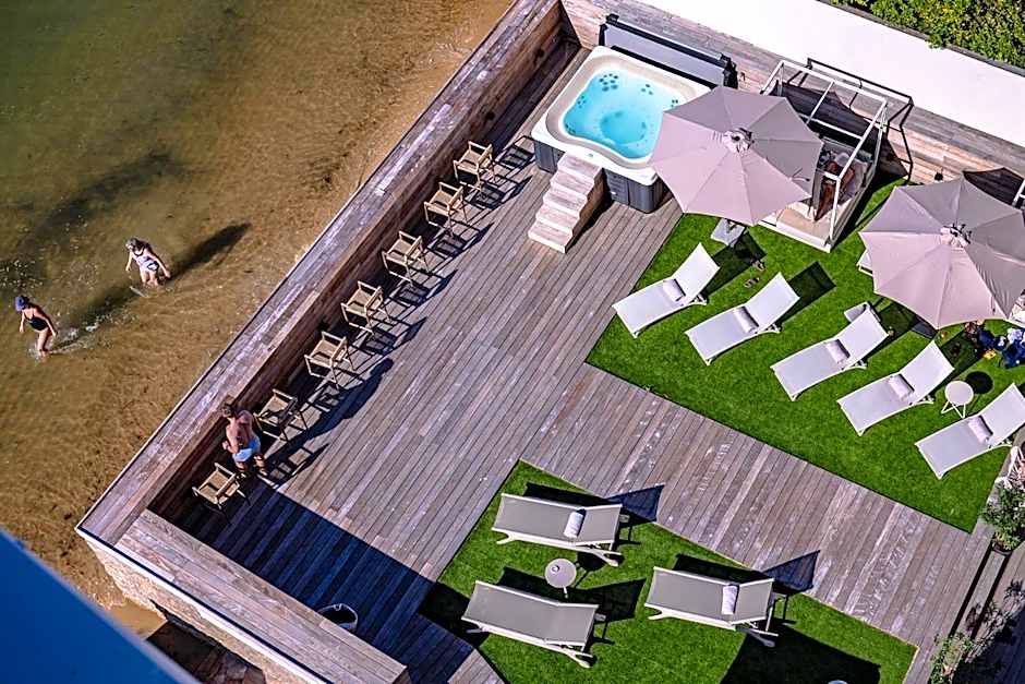 Les Vagues Hotel & Spa