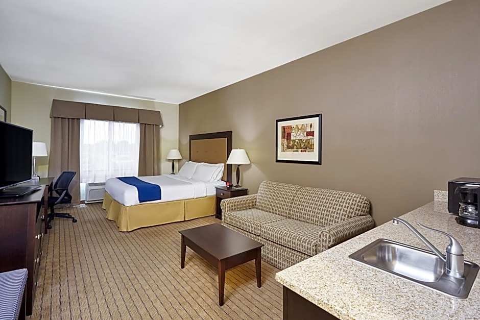 Holiday Inn Express & Suites Verona By IHG