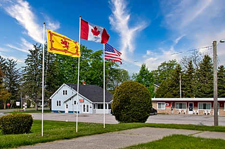 Maple Leaf Inn & Suites