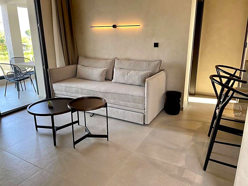 Casa Tsouka ApartHotel