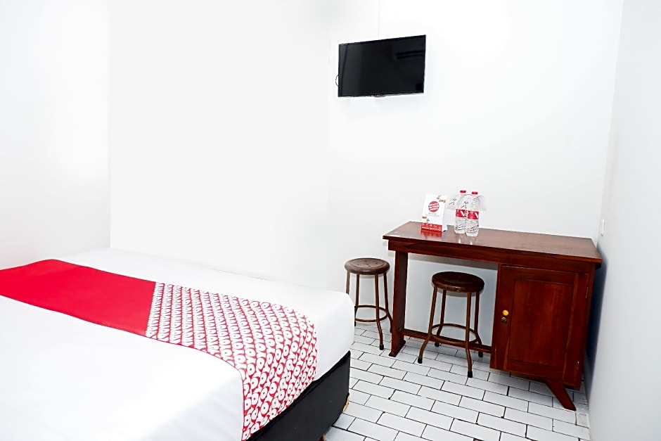 OYO 422 Achterhuis Residence