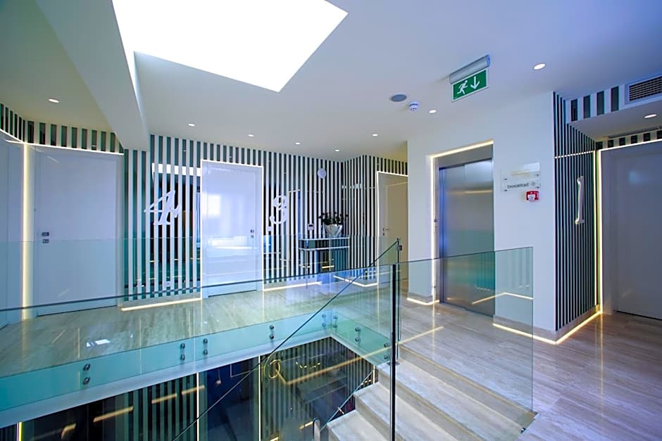 Hotel 9