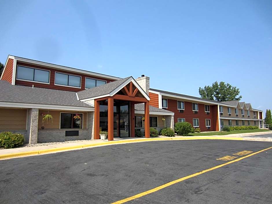 AmericInn by Wyndham Hutchinson