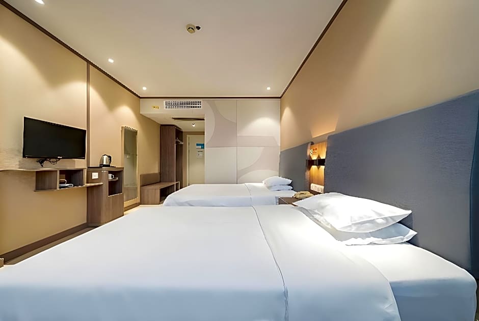 Hanting Hotel Shanghai Qingpu Caoying Road Metro Station