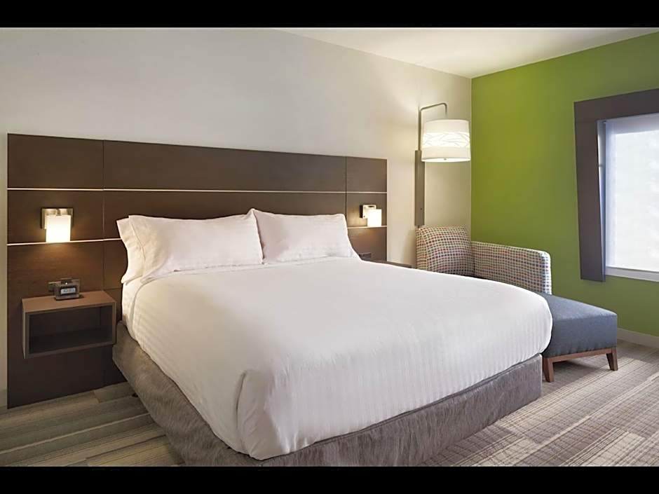 Holiday Inn Express Hotel & Suites Canton By IHG