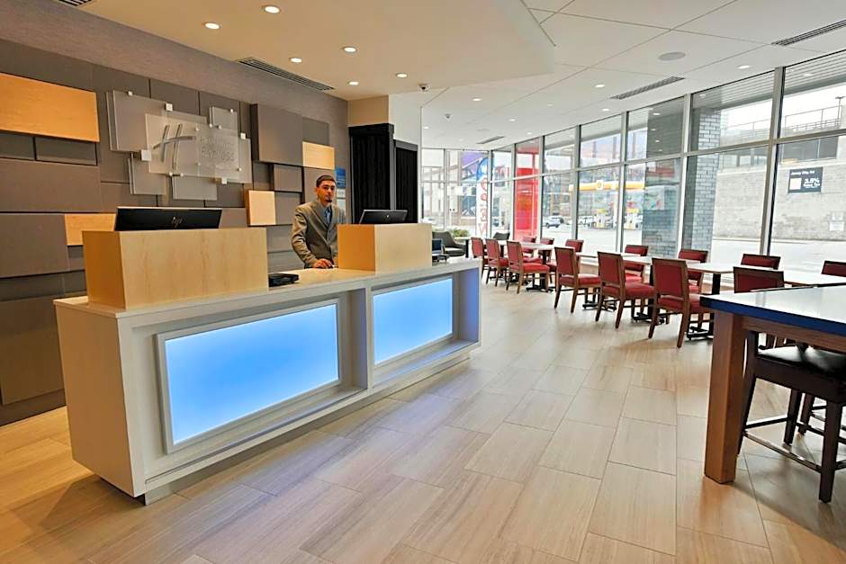 Holiday Inn Express And Suites Jersey City - Holland Tunnel By IHG