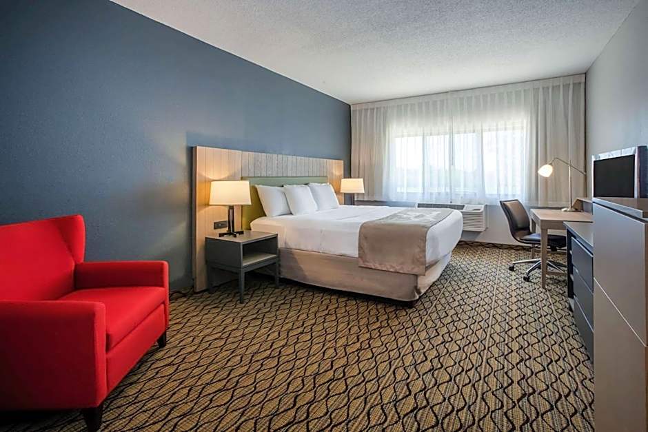 Days Inn & Suites by Wyndham Rochester Hills MI