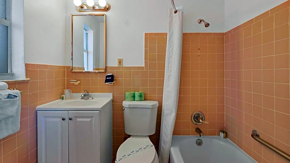 Ocean Court Beachfront Hotel