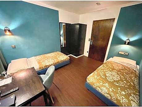 Economy Twin Room