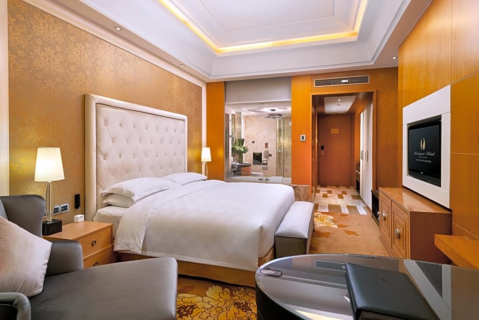 Photo 1 of 6 of Superior 1 King Bed