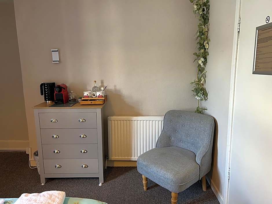 The Old Brasserie & Rooms @ no.8