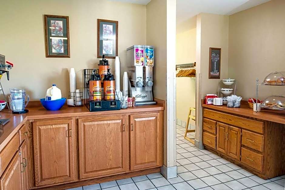 OYO Hotel Lincoln Airport NE, Hwy 80 – Lincoln, NE