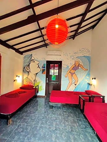 Single Bed in Mixed Dormitory Room