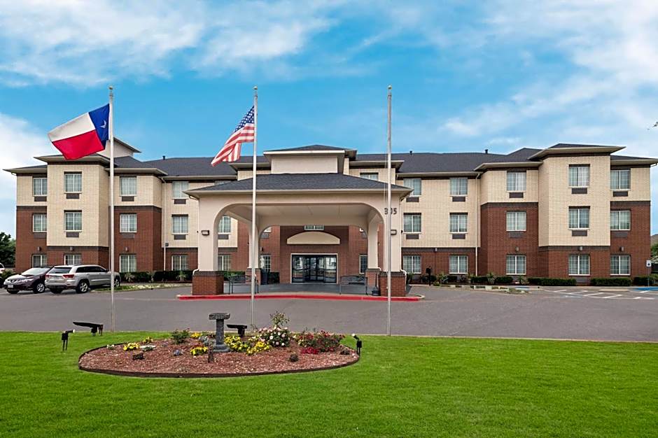 Best Western Plus Lake Dallas Inn & Suites