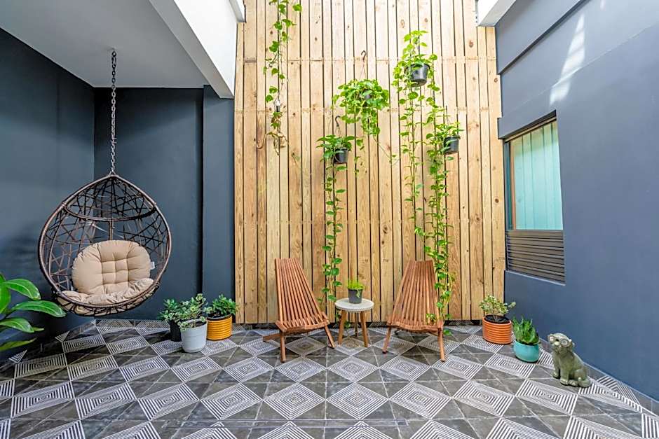 La Buena Vida Inn