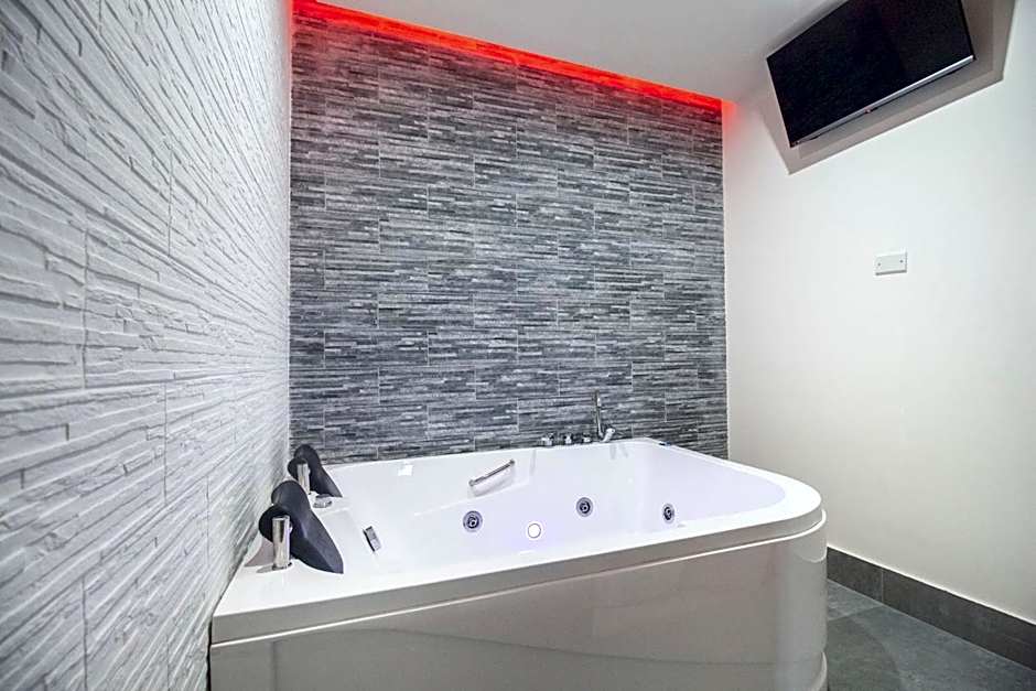 Royal Playa Suite and Apartament -private parking- self chek out