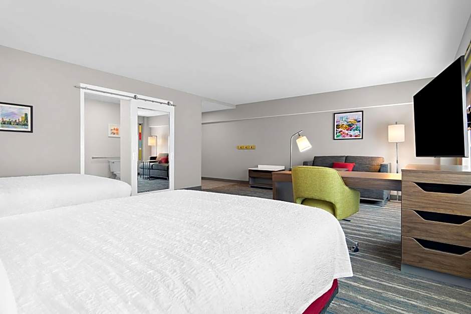 Hampton Inn & Suites Chicago Medical District UIC