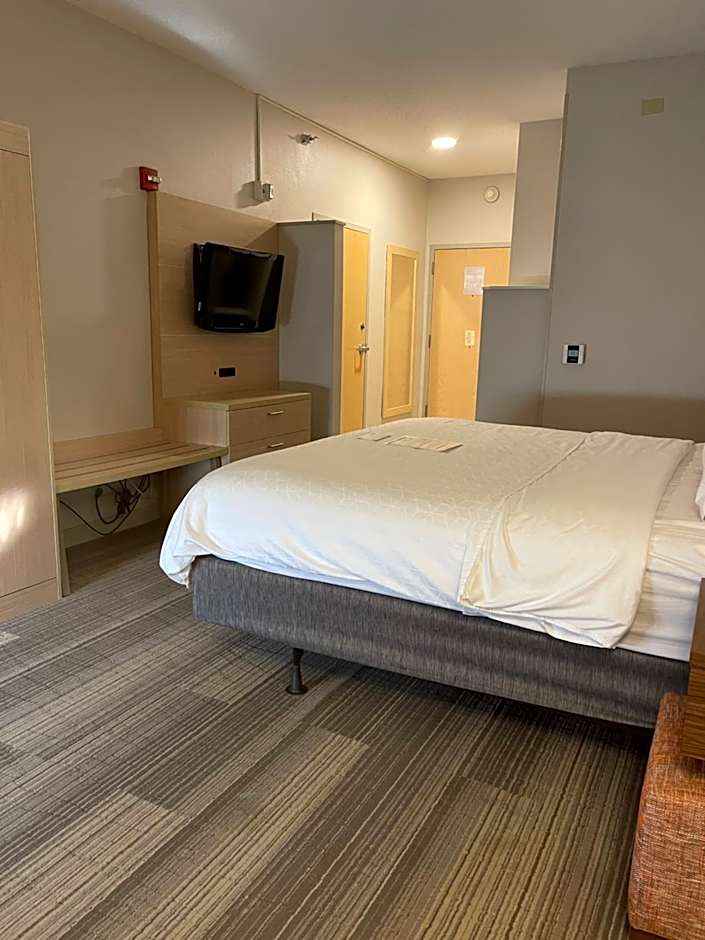 Holiday Inn Express Cedar Rapids - Collins Road By IHG