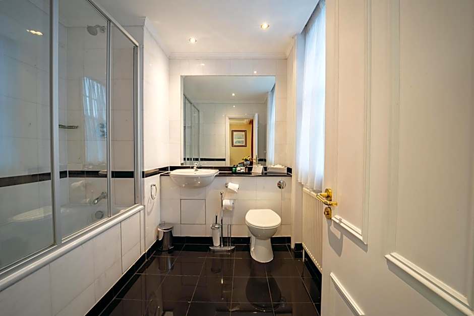 Grange Buckingham Hotel