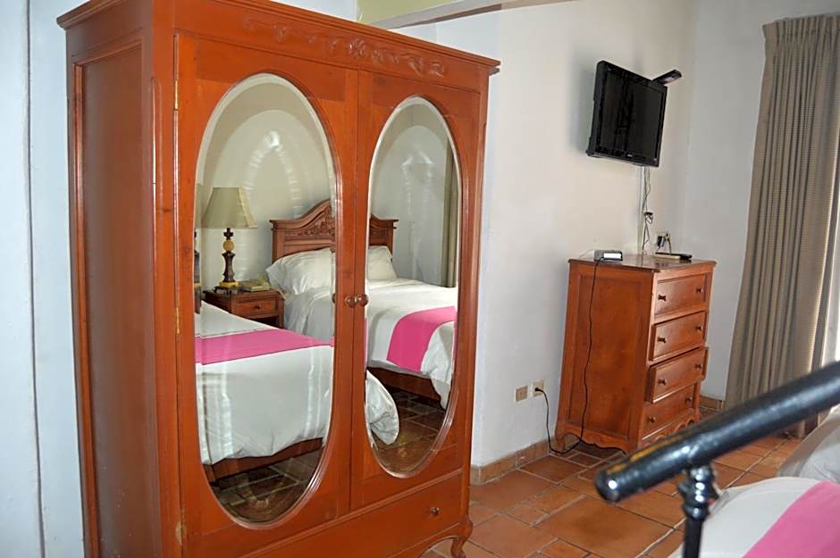 Hotel Meson del Mar