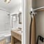 Rodeway Inn & Suites Portland West - Beaverton