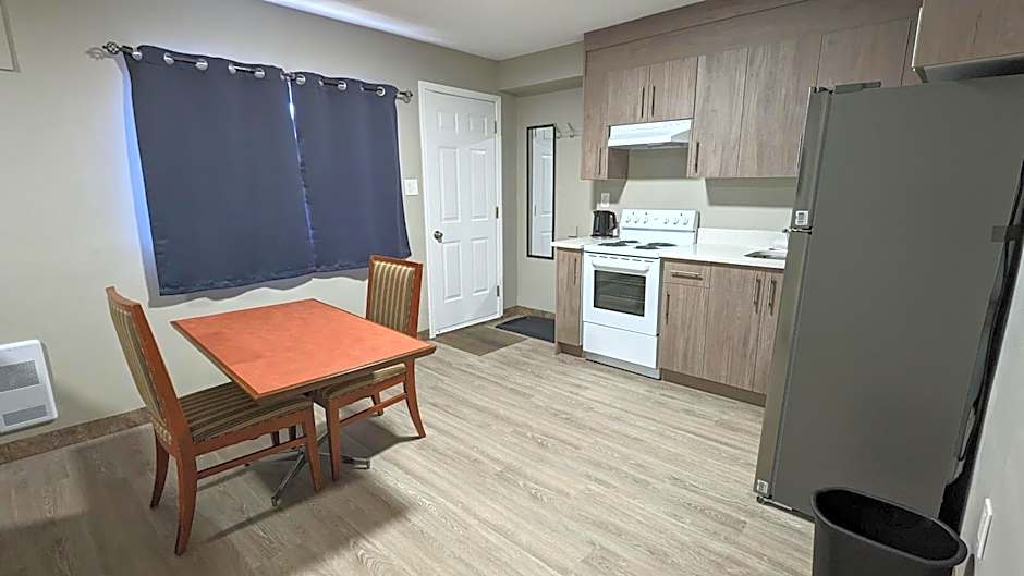 Riverside Motel & Suites