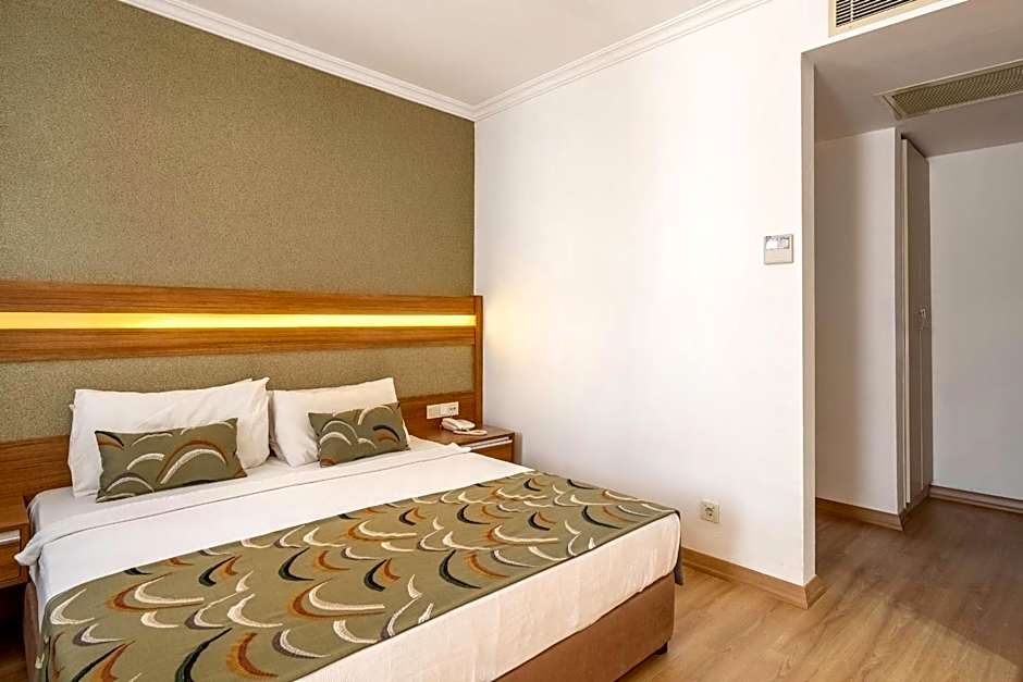 La Brisa Hotel