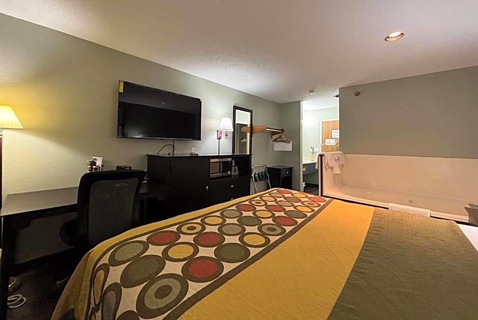 Super 8 by Wyndham Chenoa