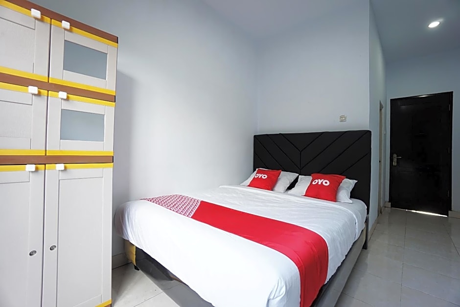 OYO 2566 Putri Kesia Rooms