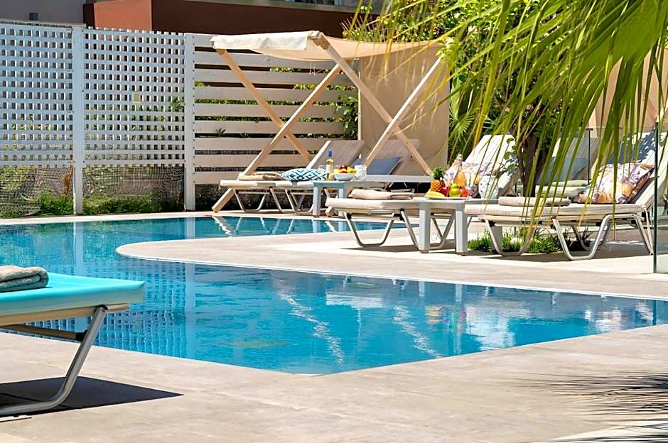 Island Villa Heated Pool