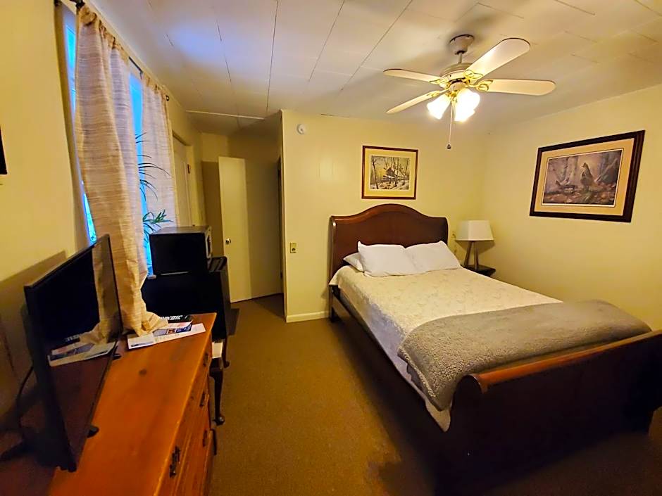 Lakewood Lodge & Restaurant