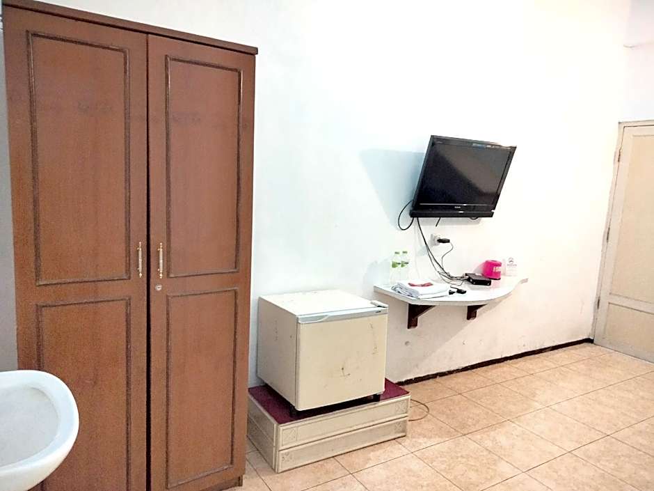 Sartika Hotel Mitra RedDoorz Pati