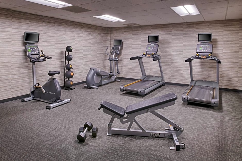 Courtyard by Marriott Detroit Warren