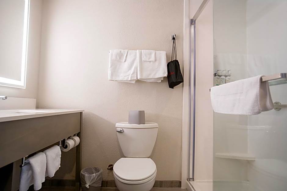 Holiday Inn Express Pembroke By IHG