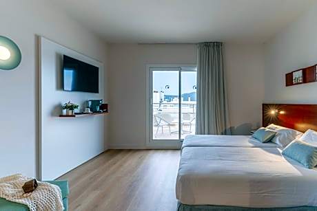 Superior Double Room with Sofa Bed (3 Adults)