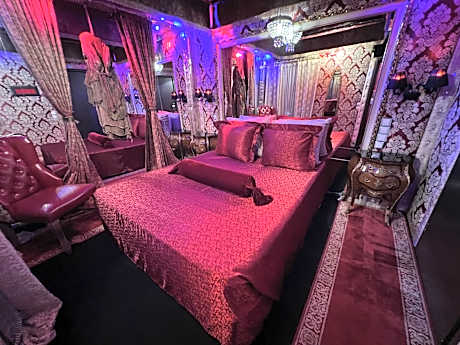 Deluxe Double Room with Shower