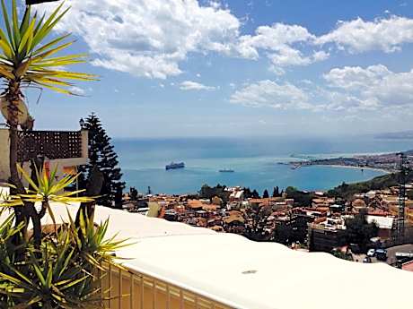 Superior Double or Twin Room with Mountain and Sea View