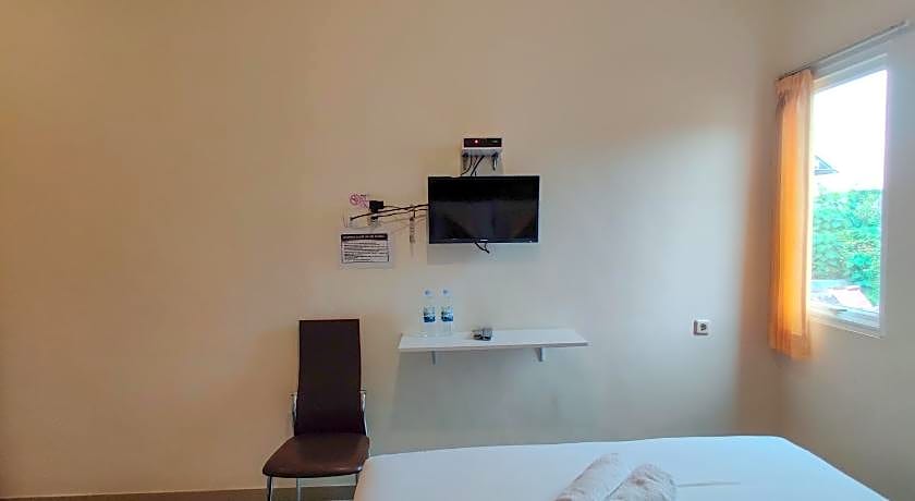 Ayuning Guest House Syariah Semarang Mitra RedDoorz