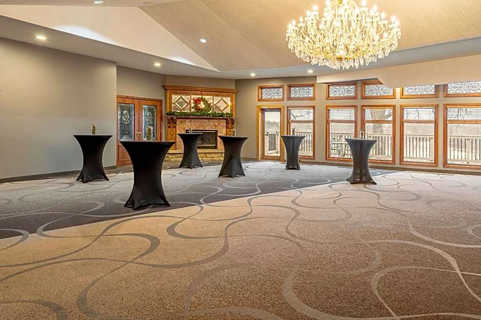 Riverview Inn & Suites, Ascend Hotel Collection